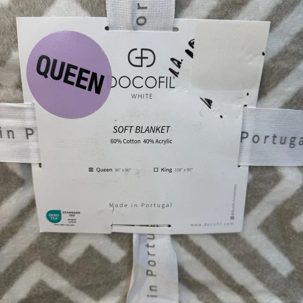 DOCOFIL White Luxury Soft Queen Blanket Cotton Blend Portugal Beige Geometric